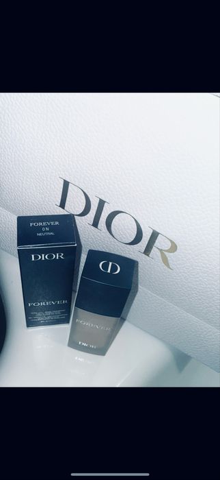 Продам новый тональник оригинал DIOR