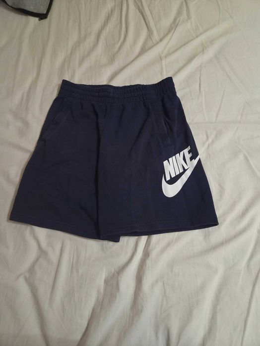 Продавам nike панталон