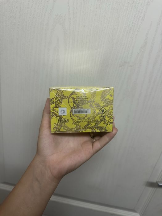Versace yellow diamond