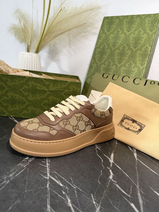 Adidasi gucci de vanzare