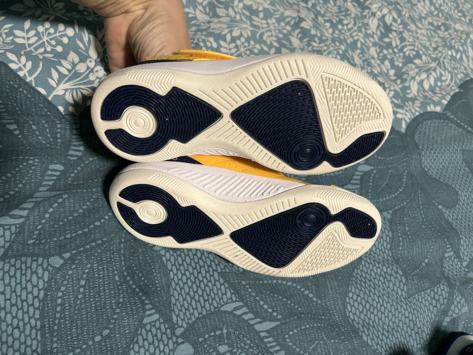 Футболни обувки, 28 номер, чисто нови