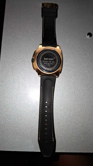 Продаются часы БУ