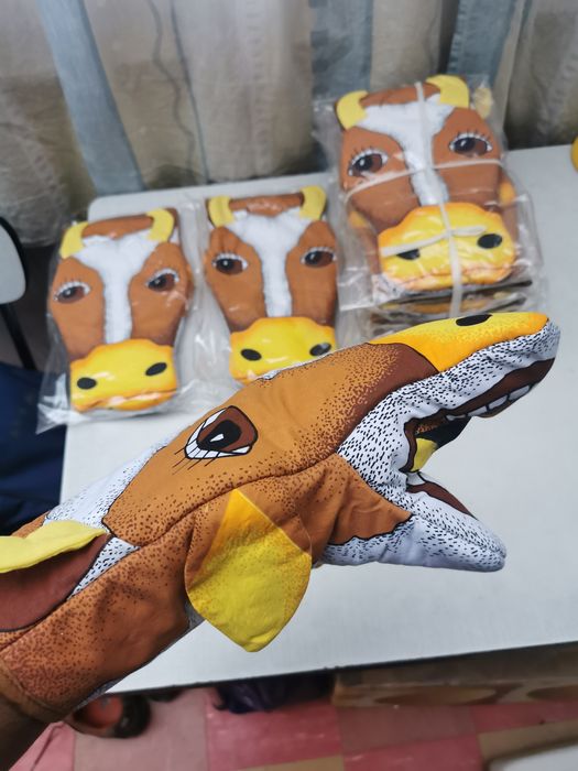 Manusi cuptor bucatarie