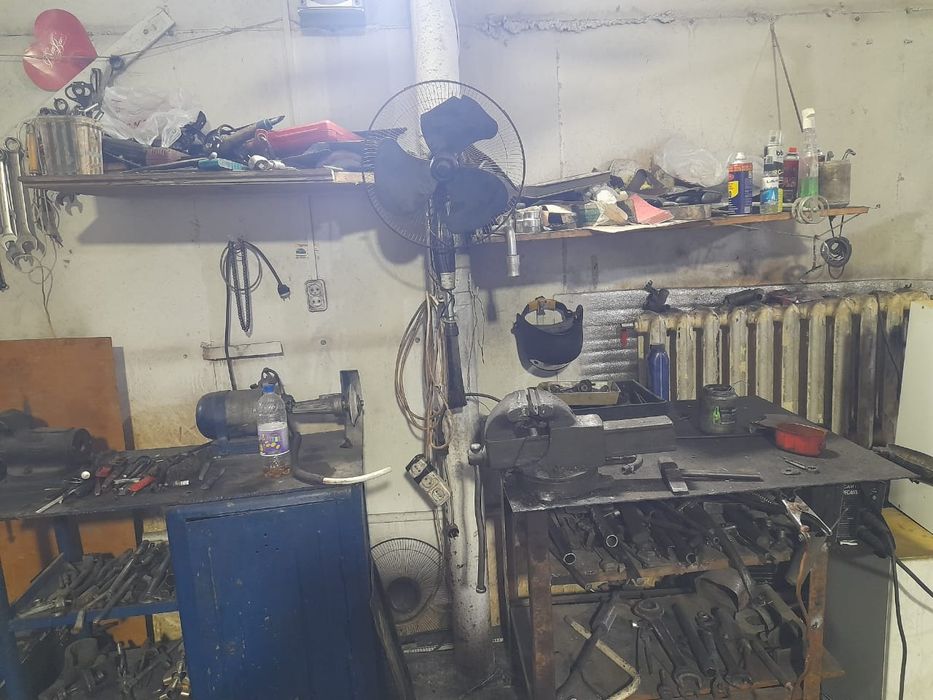 Срочно Продам большой гараж на 2 общ