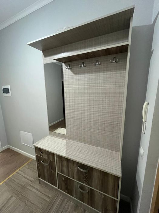 Продам Шкаф в прихожку