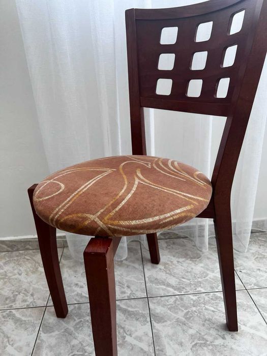 Масивна трапезна маса