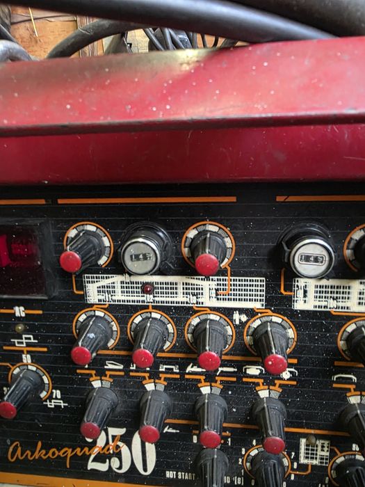 Заваръчен апарат професионален италиански в идеално състояние