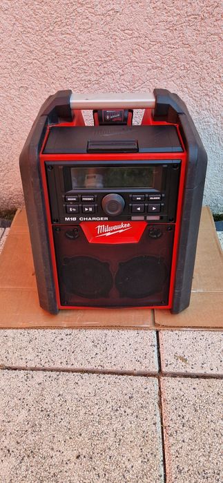 Milwaukee radio de santier pe acumulatori