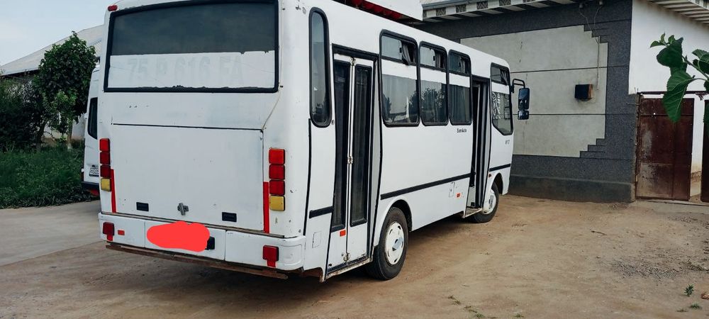Isuzu yili 2011.