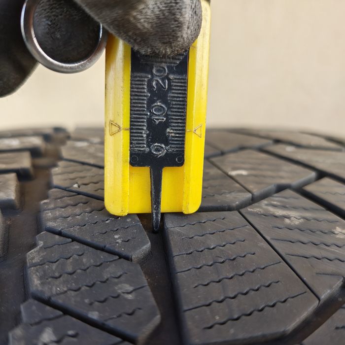 Anvelope 295/35R20 marca Continental, DOT 2022,M+S,5.5 mm