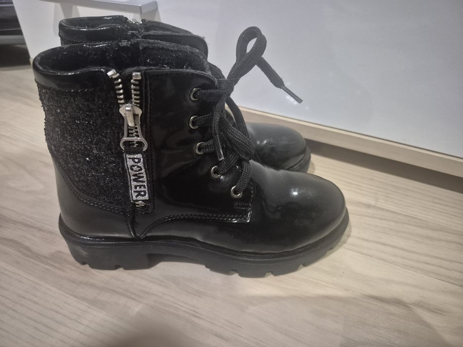 Маратонки 32 номер+ подарък боти