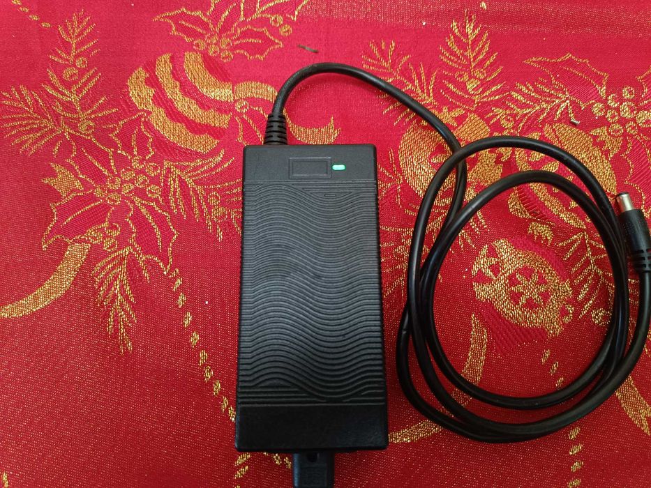 Încărcător litiu trotineta Flyblade 42v alimentator
