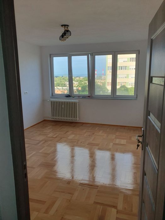 Vand apartament 2 camere decomandat