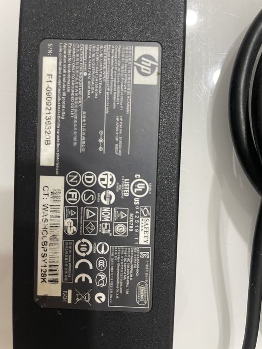 Продаю зарядное устройство для компьютера.