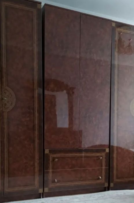 Спальный гарнитур