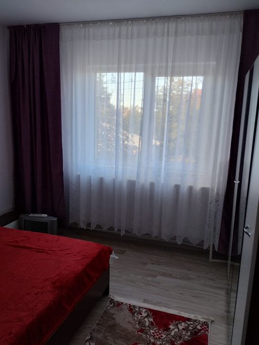 Vând apartament cu 3 camere semi-decomandat în Țăndărei, Ialomița.