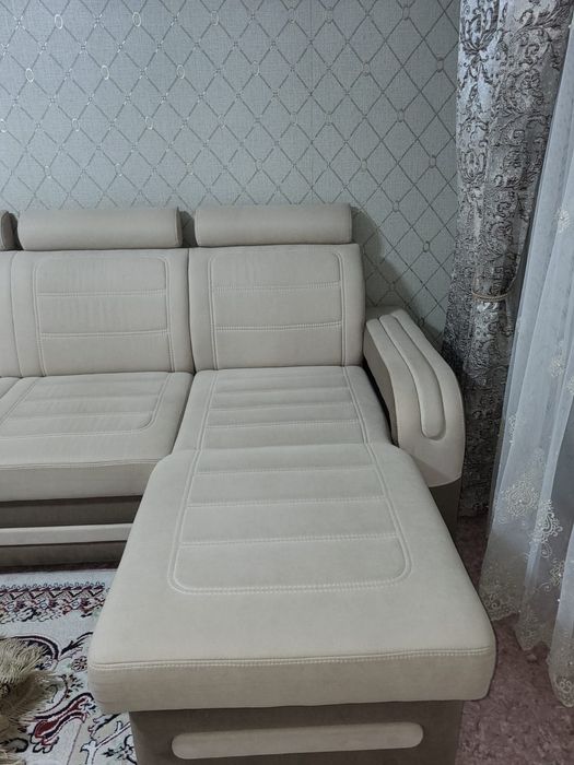 Диван угловой в отличном состоянии