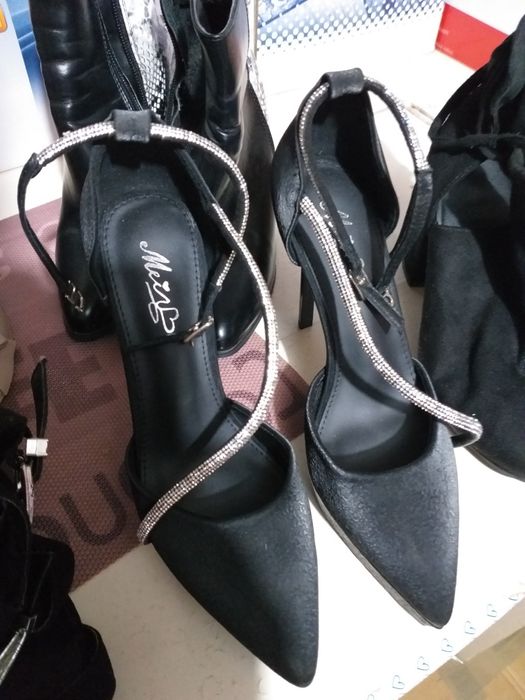 Incaltaminte Dama Pantofi Sandale 20 lei Perechia