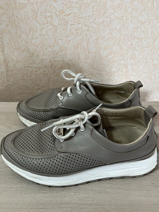 Продается женская обувь