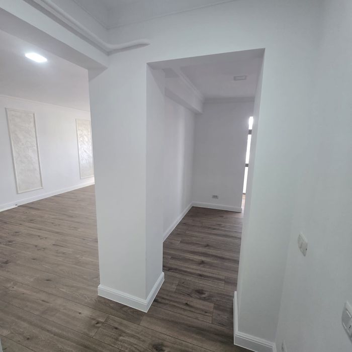 Apartament  zona centrala renovat ultra modern