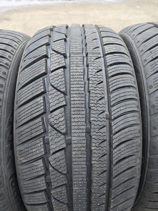 Anvelope de iarna 235-45r17 Leao