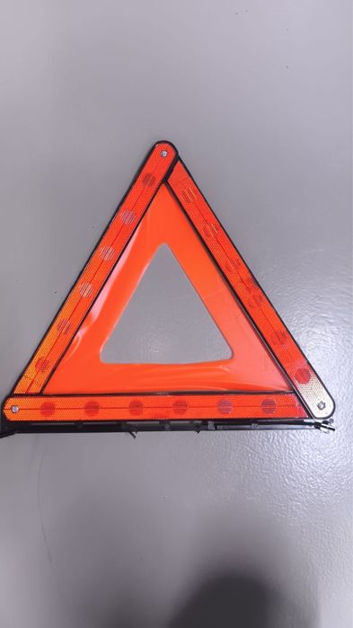 Трос, аптачка, аварийный знак, жилет