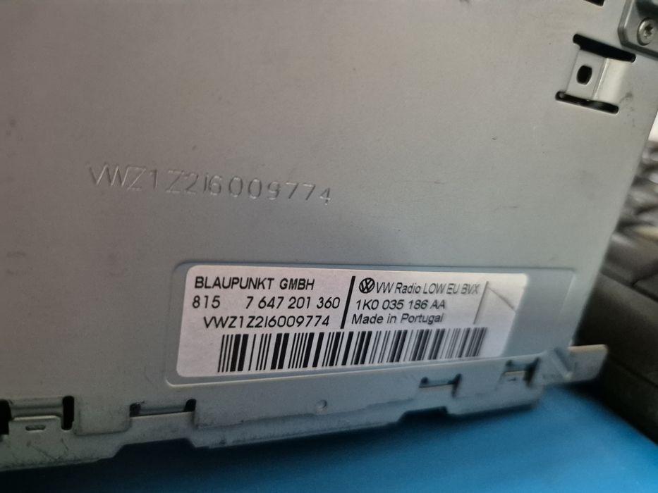 Радио за Автомобил vw RCD310 със наличен код за активация