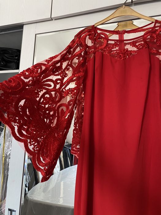 Срочно продам новый платья..