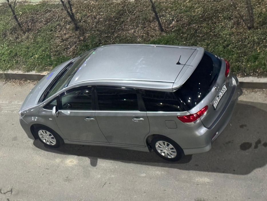 Toyota Wish 2010