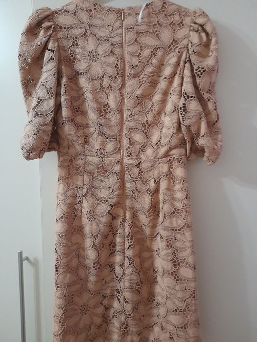 Rochie MNG bej din dantela