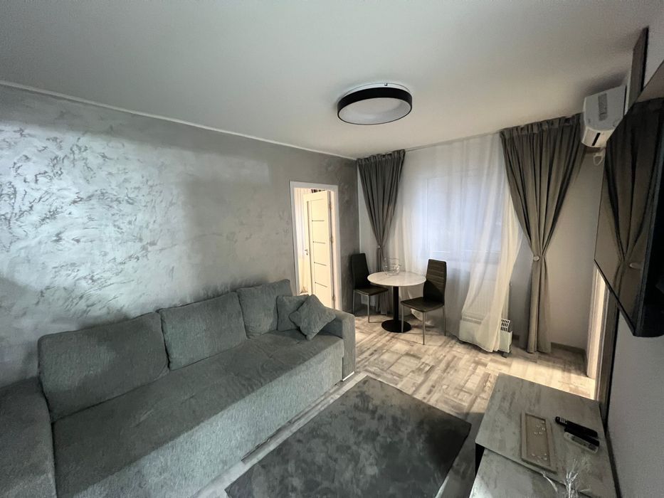 Inchiriez apartament zona Campus