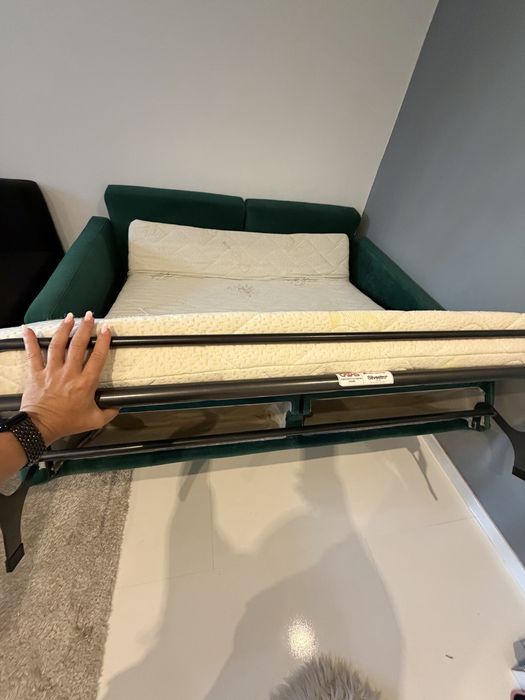 Canapea extensibilă verde