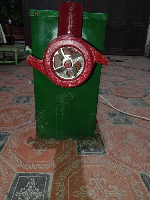 Мясорубка (go'sht qiymalagich)