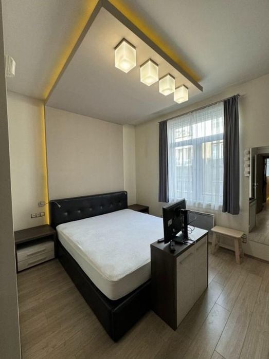 Дава се под наем Двустаен апартамент в София, Център - 50 кв.м за 650 € - Снимка #1