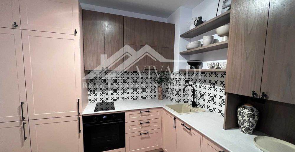 Продава се Едностаен апартамент в Варна, Център - 40 кв.м за 3875 €/кв.м - Снимка #4