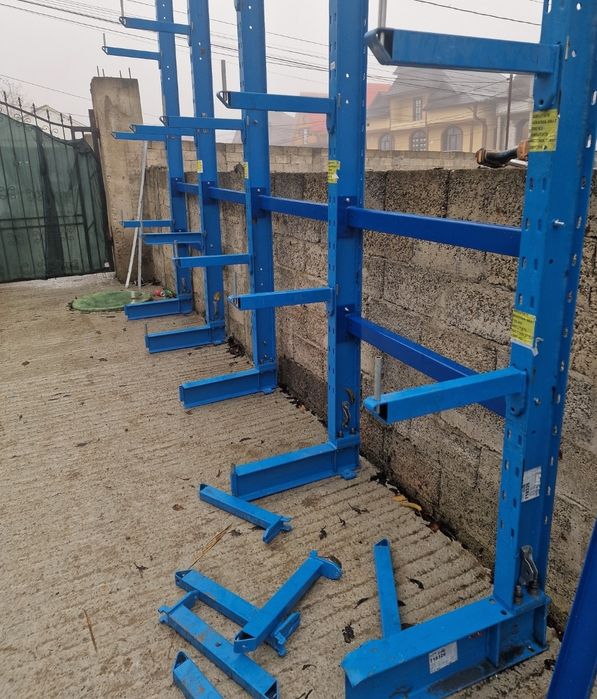 Rafturi metalice depozitare cantilever