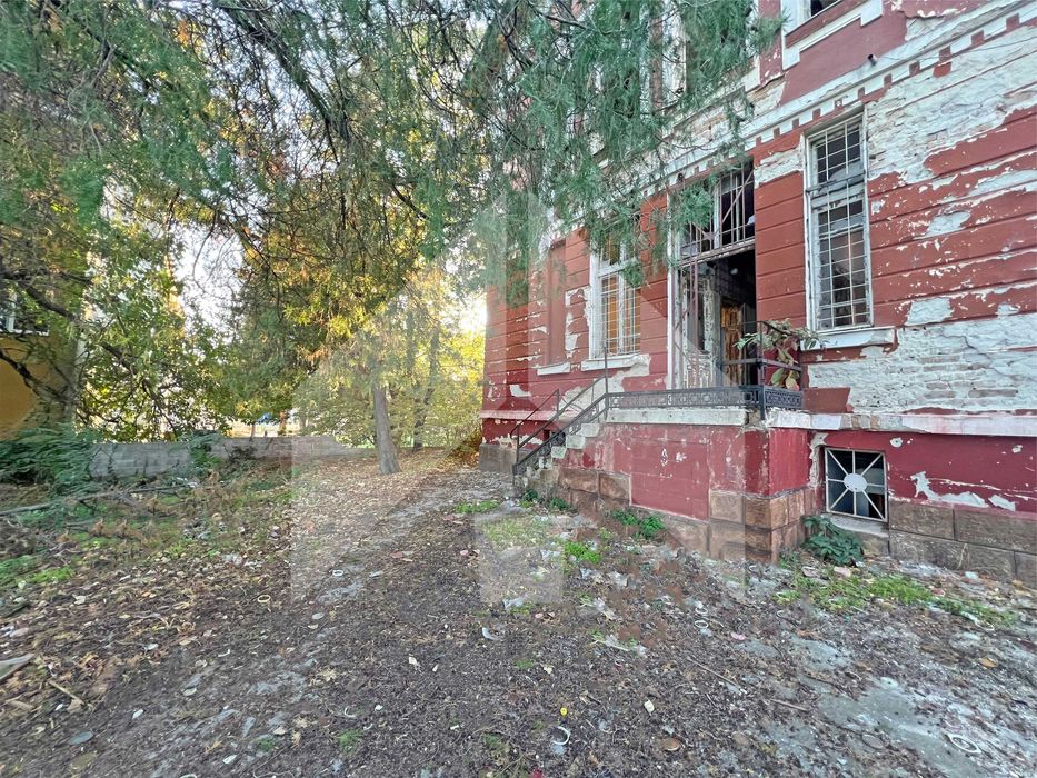 За продажба атрактивен ПАРЦЕЛ в ТОП ЦЕНТЪР - 2,4 ДКА, гр. Нови пазар.