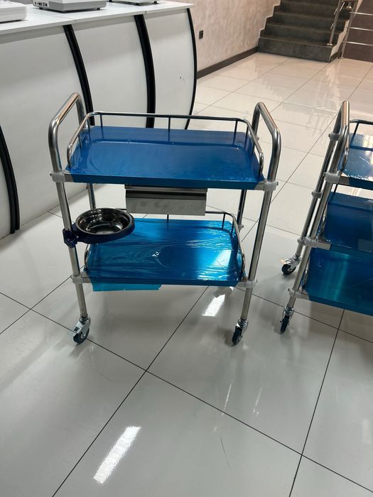 Медицинская тележка / Стол манипуляционный /Столик инструментальный