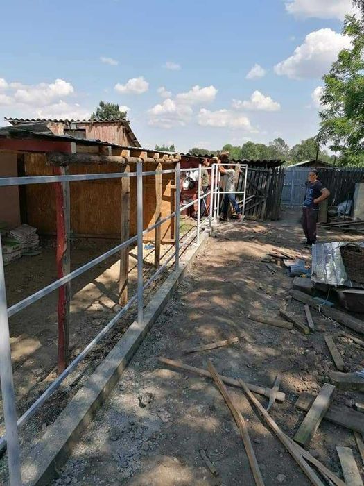 Garduri si porti din panou stil jaluzele, sipca metalica, plasa si BCA