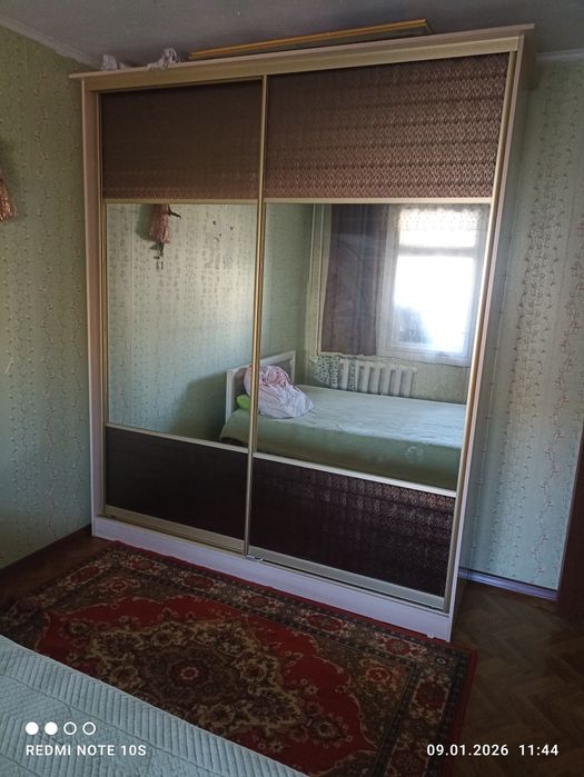 Продам большой шкаф