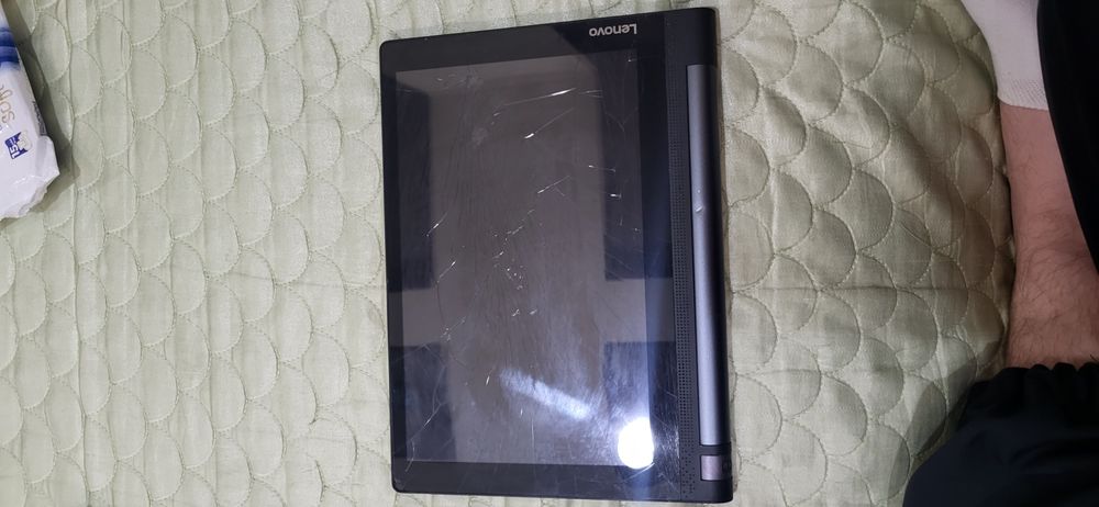 Планшет Lenovo Yoga