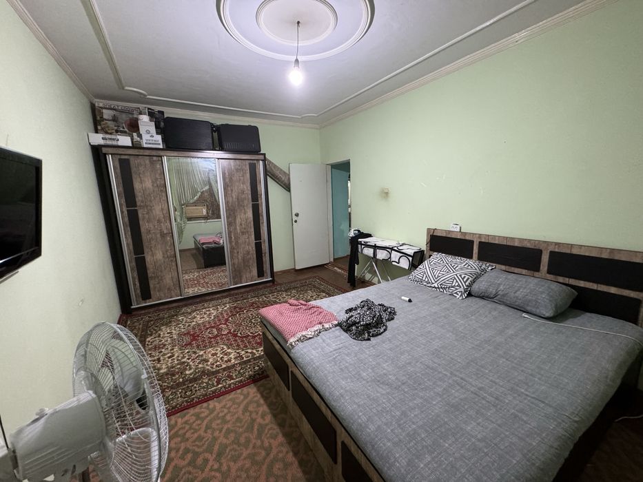 Uy sotiladi 4 xonali 5 qavatli domni 2 qavatida hamma sharoitlari bor