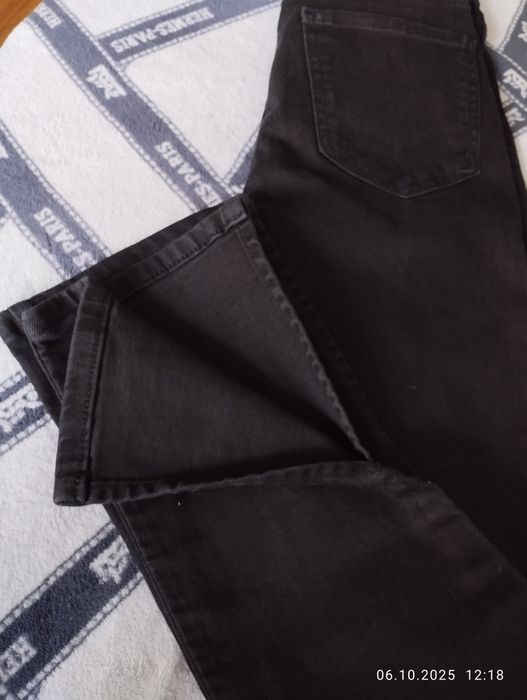 Продам джинсы  размер EUR 36 (MEX26)