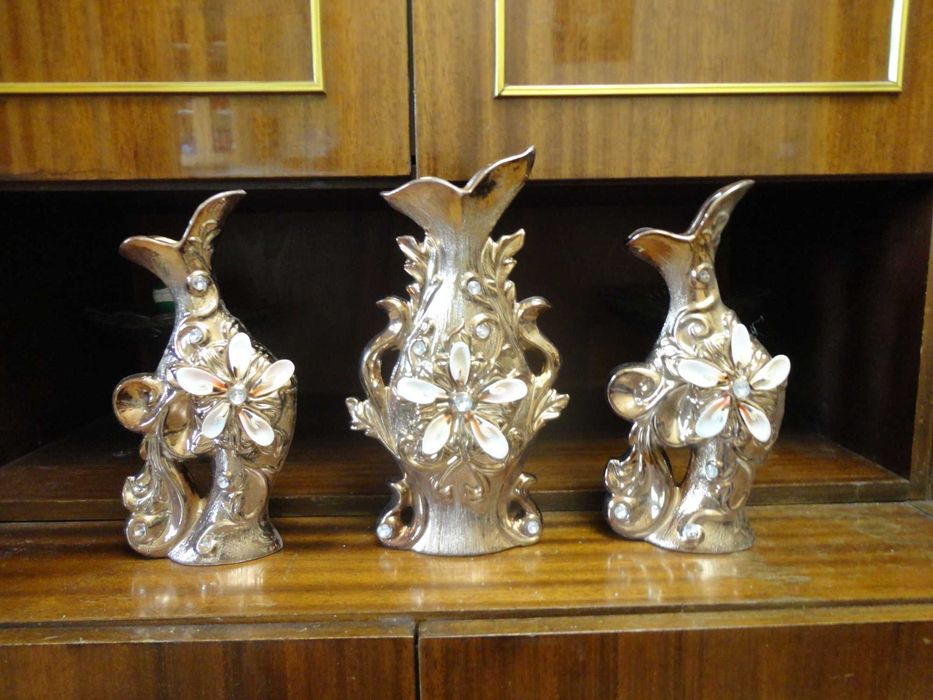 Декоративные вазы.