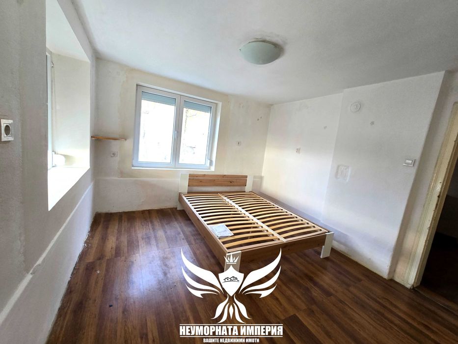 Под наем тристаен 98кв.м. партер в гр.Асеновград кв.Жорж Махала