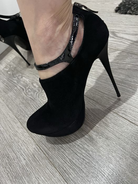 Ботильоны чёрные на шпильке