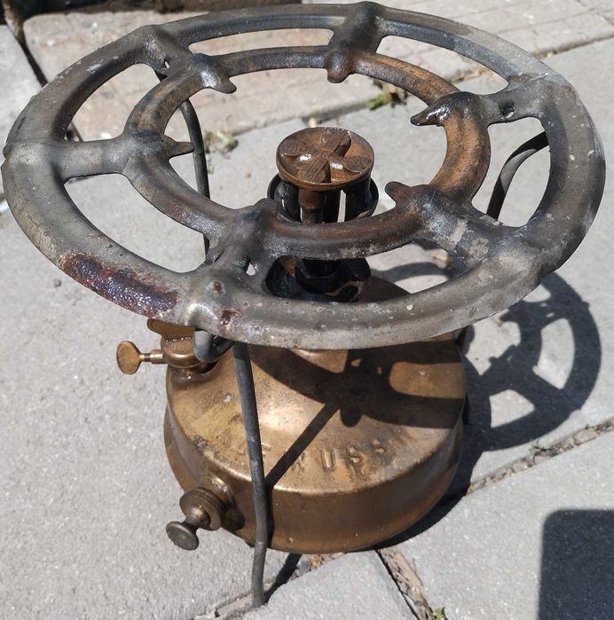 Прибори за хранене, които са били много разпространени през 60-те/70-те години, но вече не се използват.