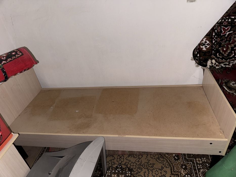 Kravat  sotiladi yangi