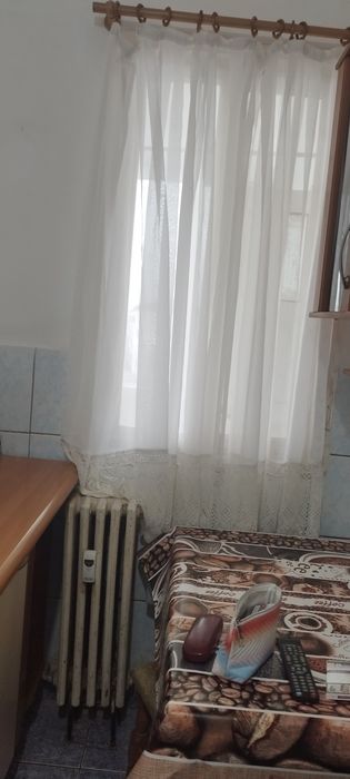 Ofer spre închiriere garsoniera