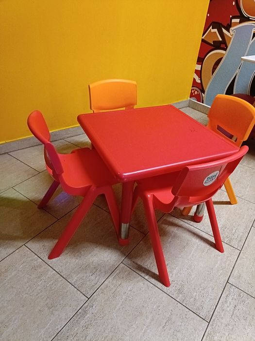 Masa + 4 scaune copii